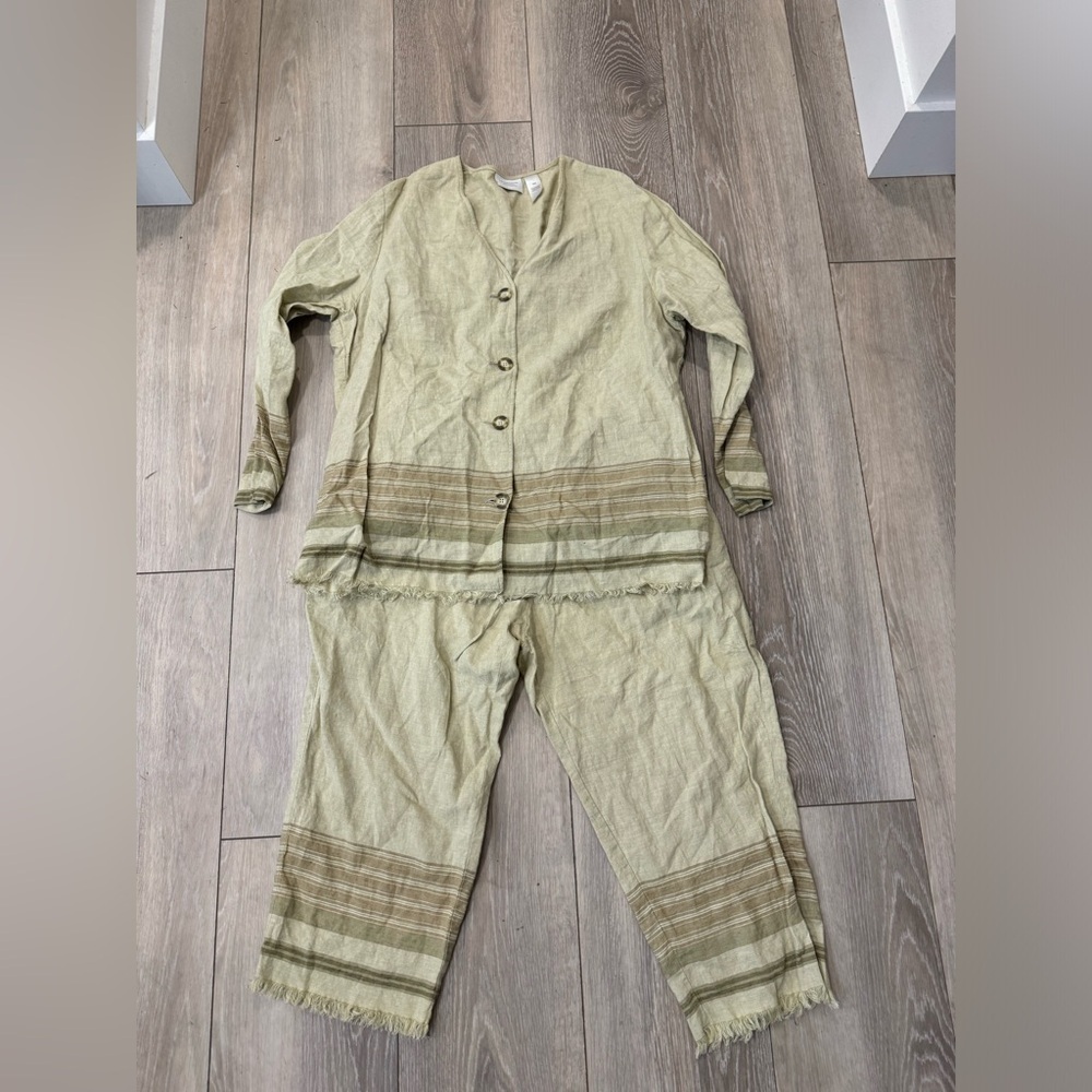 liz claiborne light green linen 2  Button up long sleeve piece set